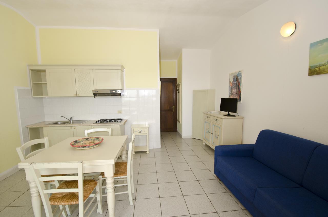 Aparthotel A.i.r. Borgo Di Mare Isola Rossa (Sassari)