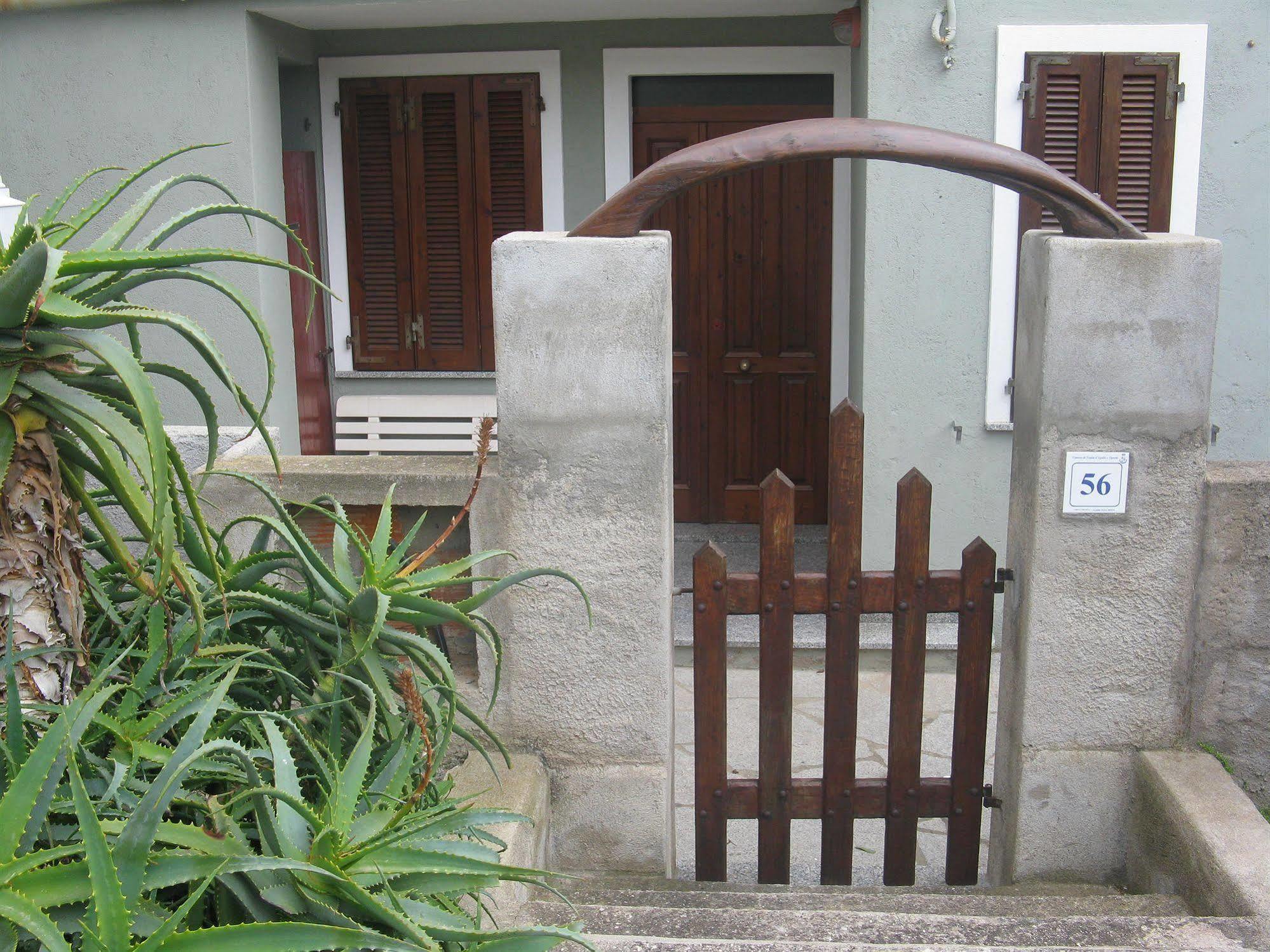 Aparthotel A.i.r. Borgo Di Mare Isola Rossa (Sassari)