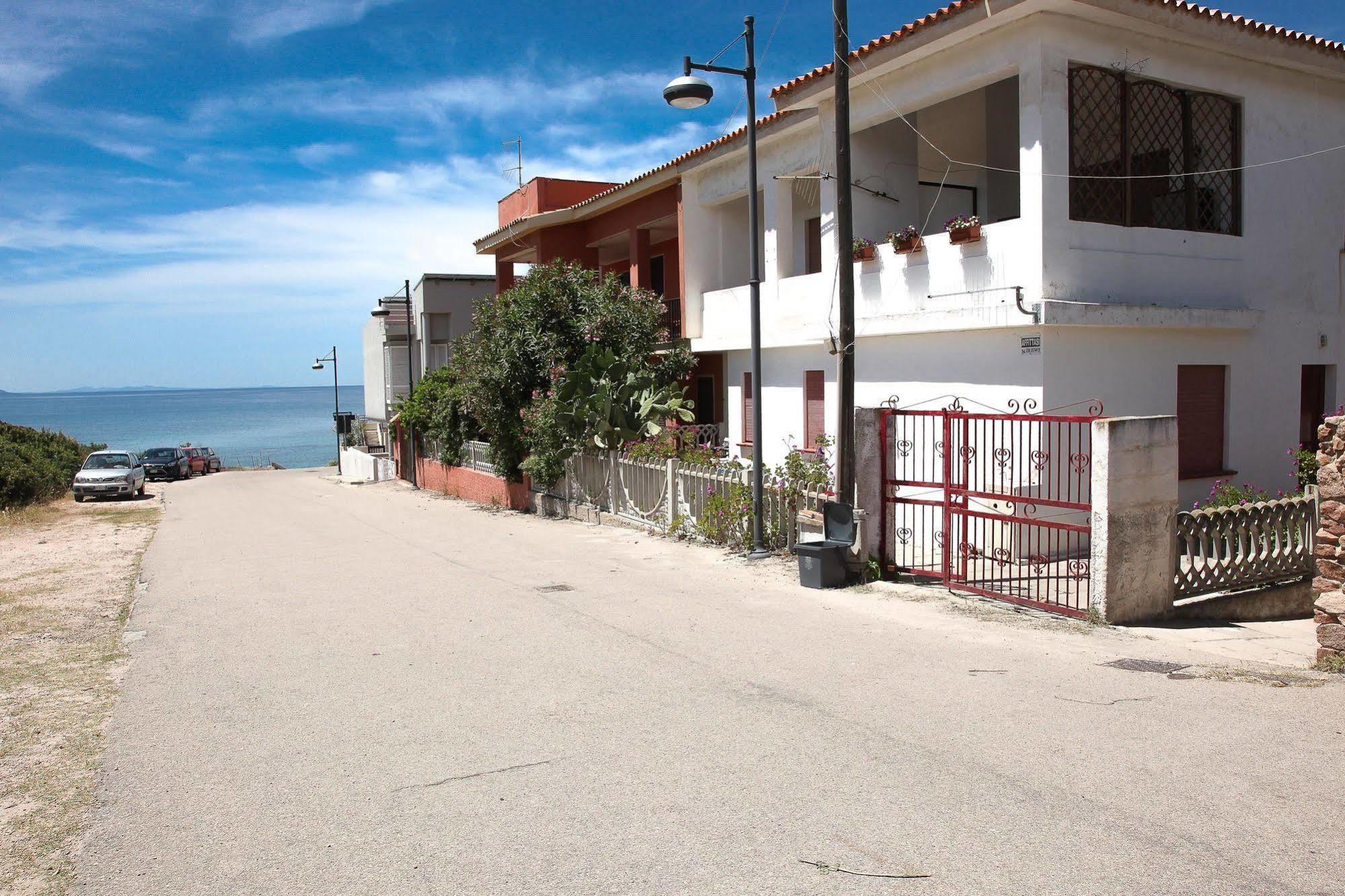 Aparthotel A.i.r. Borgo Di Mare Isola Rossa (Sassari)