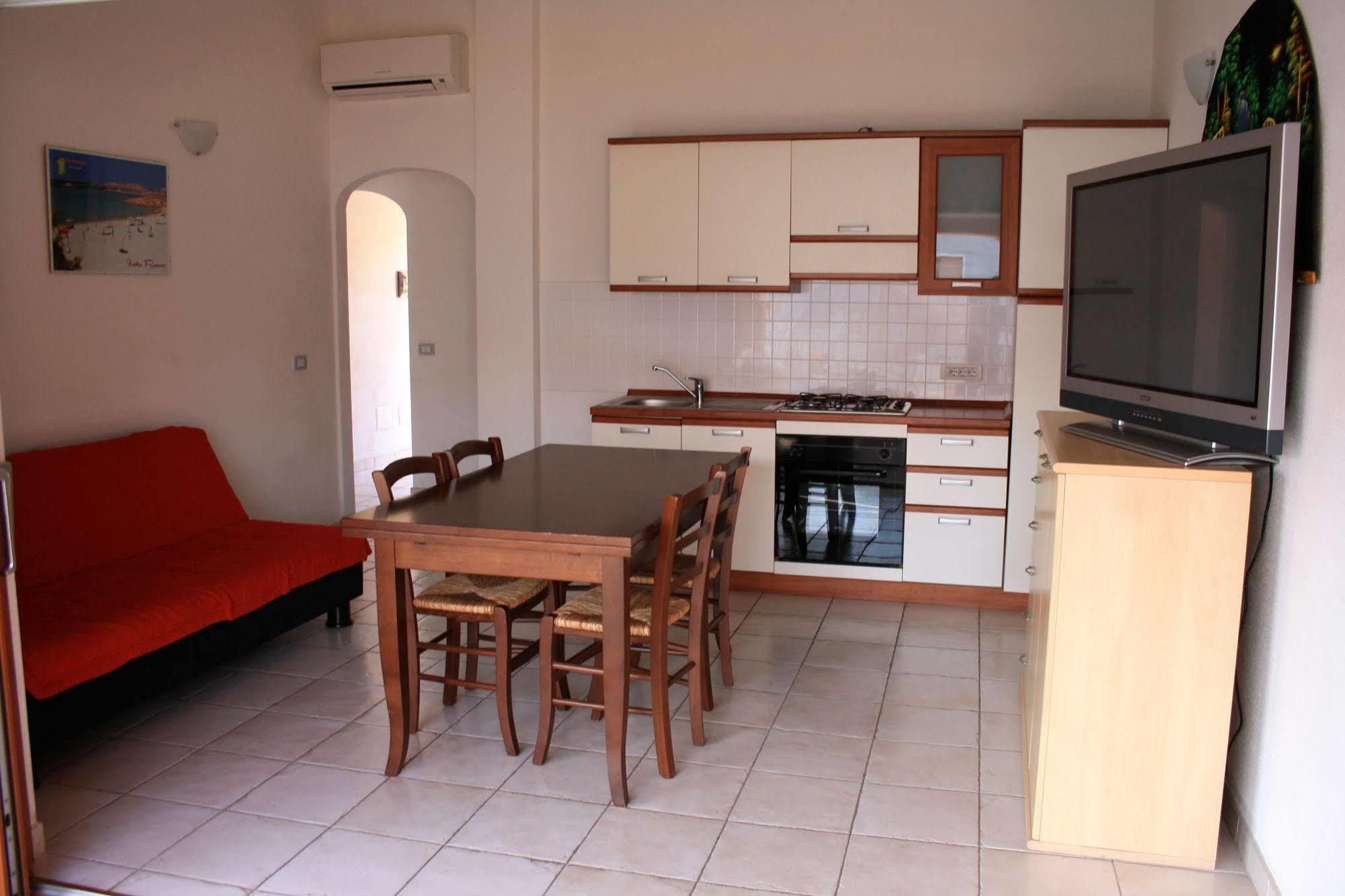 A.i.r. Borgo Di Mare 2* Isola Rossa (Sassari)